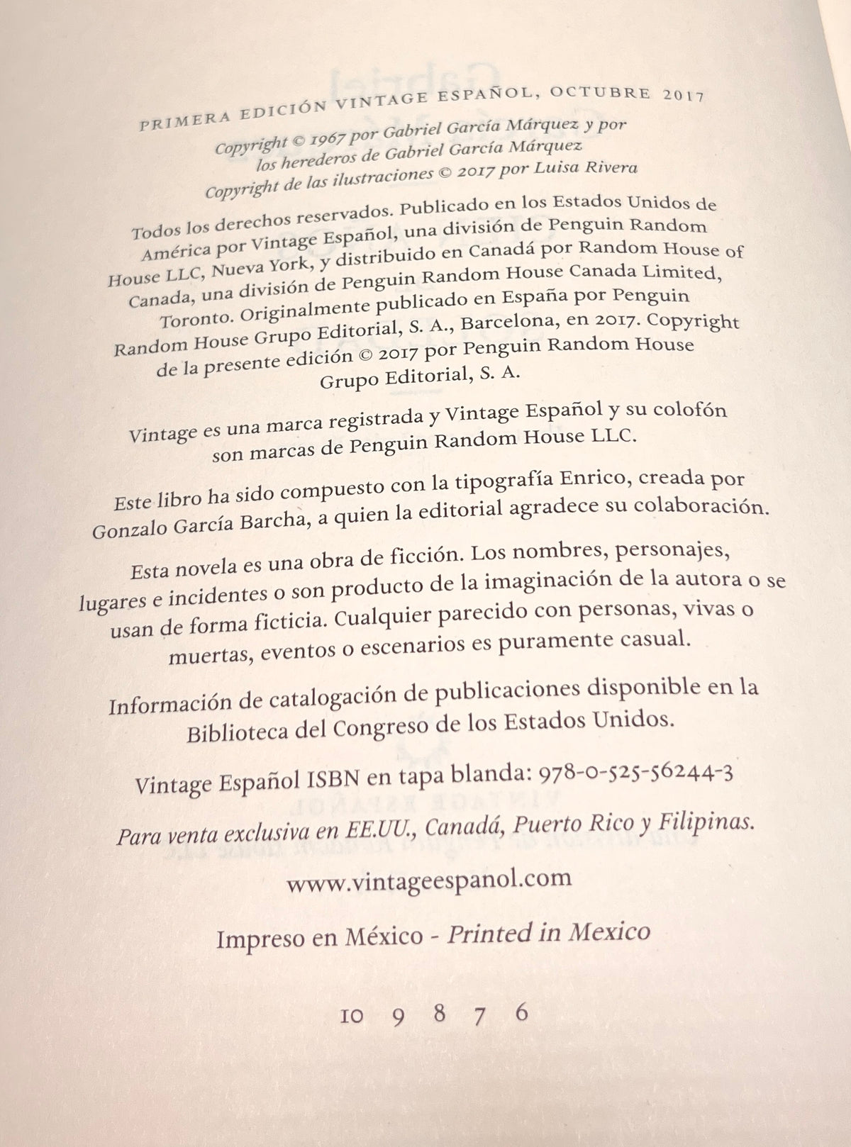 Illustrated Fiftieth Anniversary edition of One Hundred Years of Solitude (Spanish Edition)